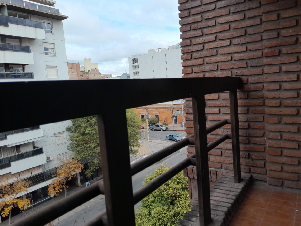 VENDO DEPARTAMENTO DE 2 DORM. RECICLADO A NUEVO. IDEAL ESTUDIANTES!!!