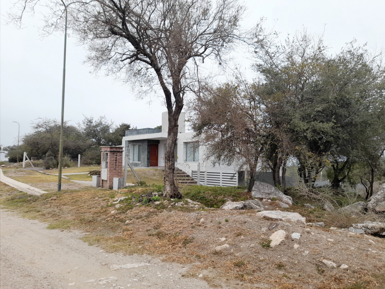 TERRENO EN VENTA 833 m2. COUNTRY TIERRALTA.MALAGUEÑO