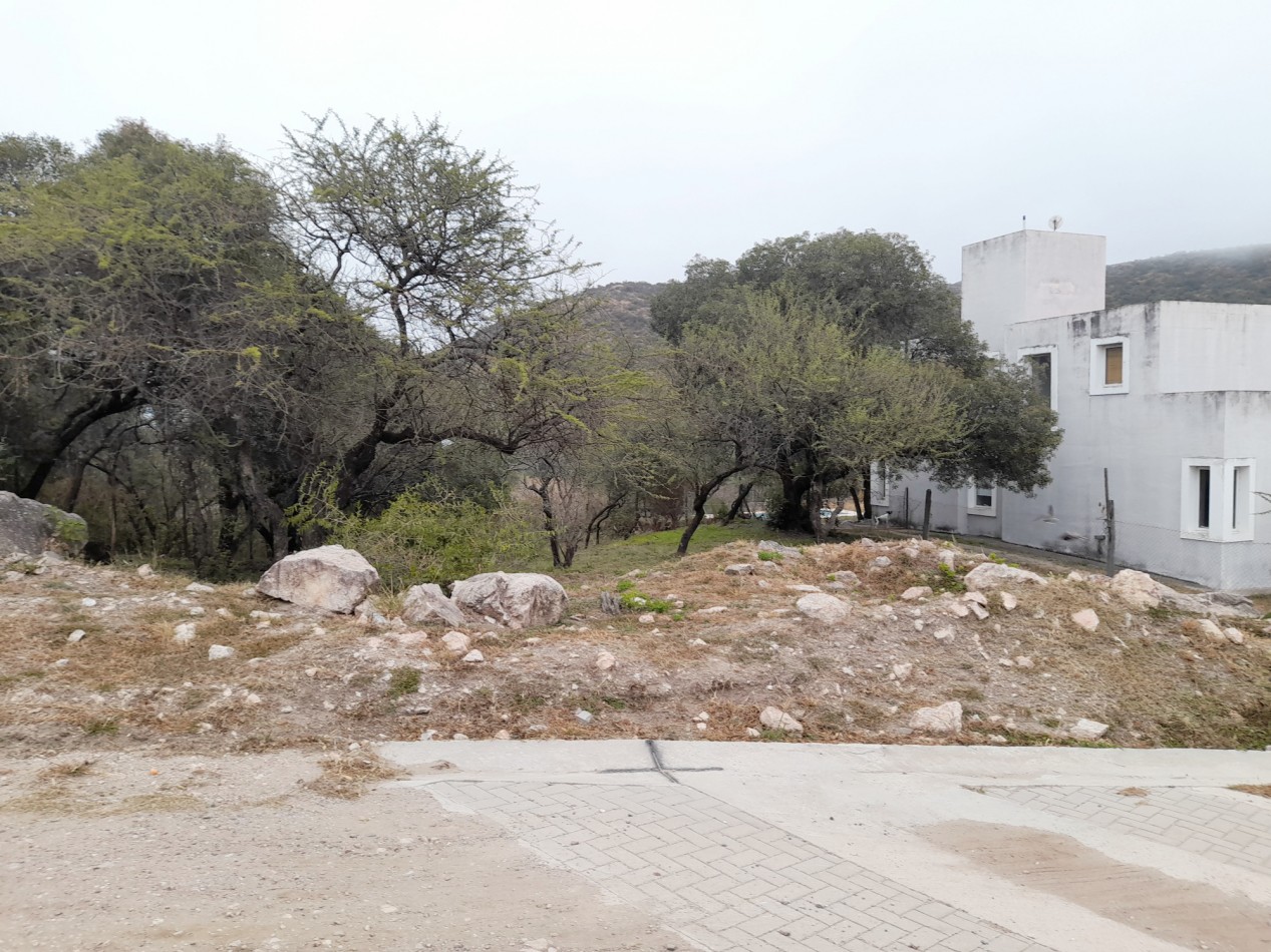 TERRENO EN VENTA 833 m2. COUNTRY TIERRALTA.MALAGUEÑO