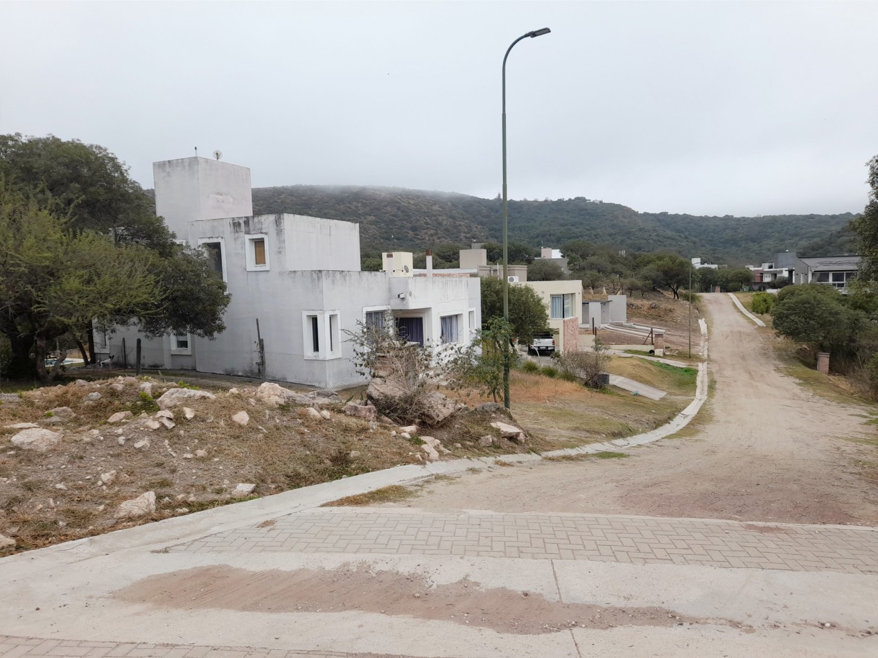 TERRENO EN VENTA 833 m2. COUNTRY TIERRALTA.MALAGUEÑO