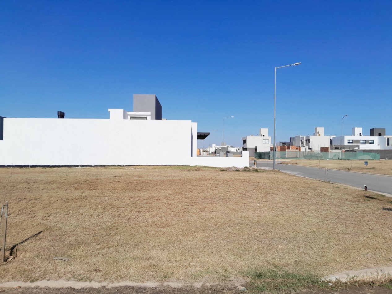 VENDO LOTE CENTRAL 372 M2 - SAN IGNACIO VILLAGE - POSESION INMEDIATA!!!