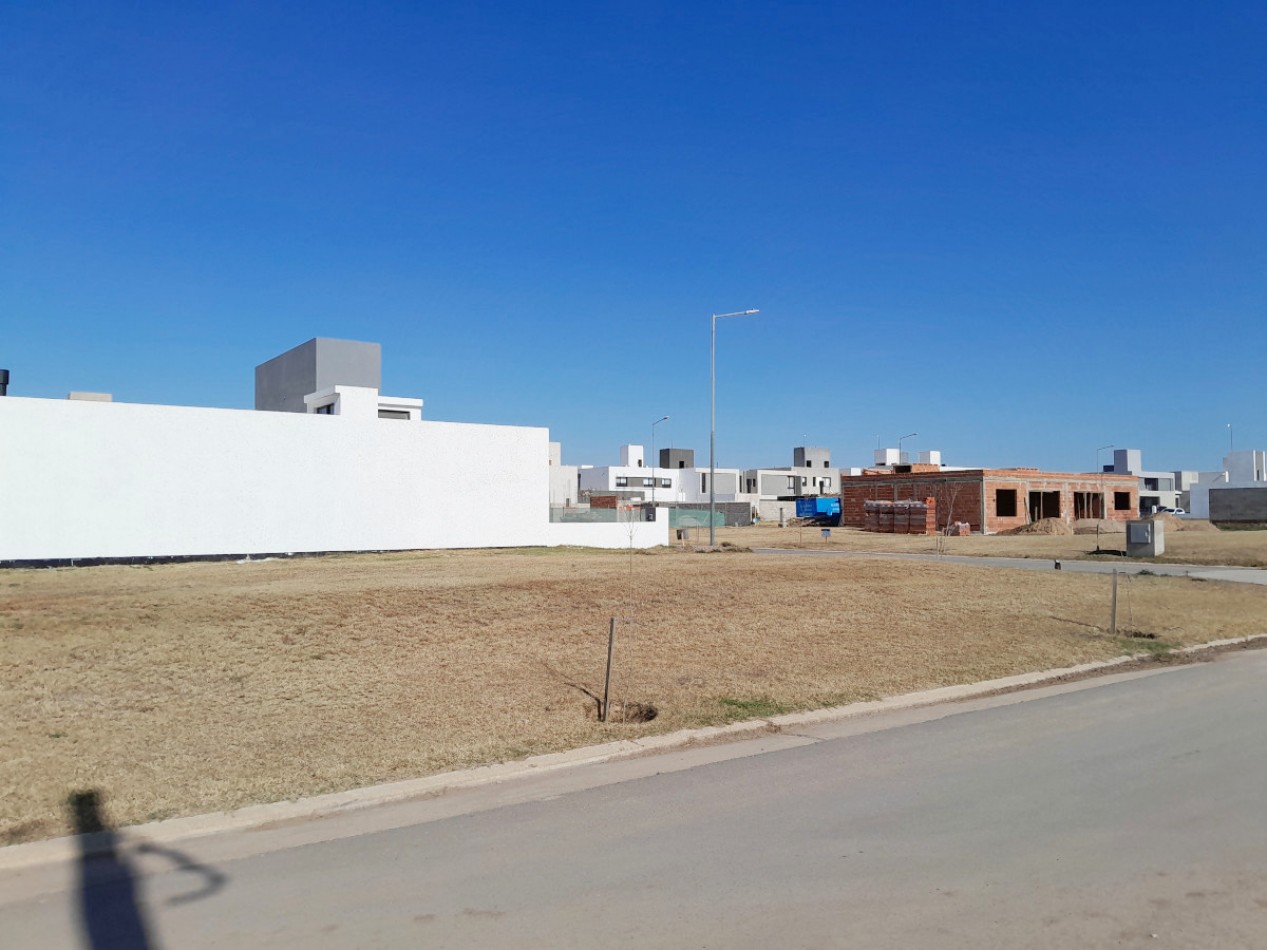 VENDO LOTE CENTRAL 372 M2 - SAN IGNACIO VILLAGE - POSESION INMEDIATA!!!