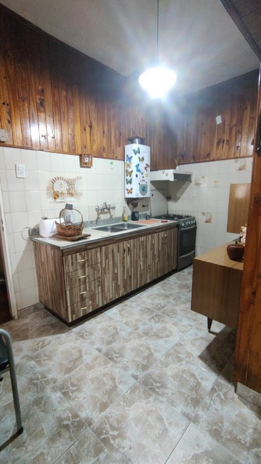 CASA EN VENTA 2 DORM C/ LOCAL COMERCIAL B. ALTA CORDOBA. NO APTO BANCOR!