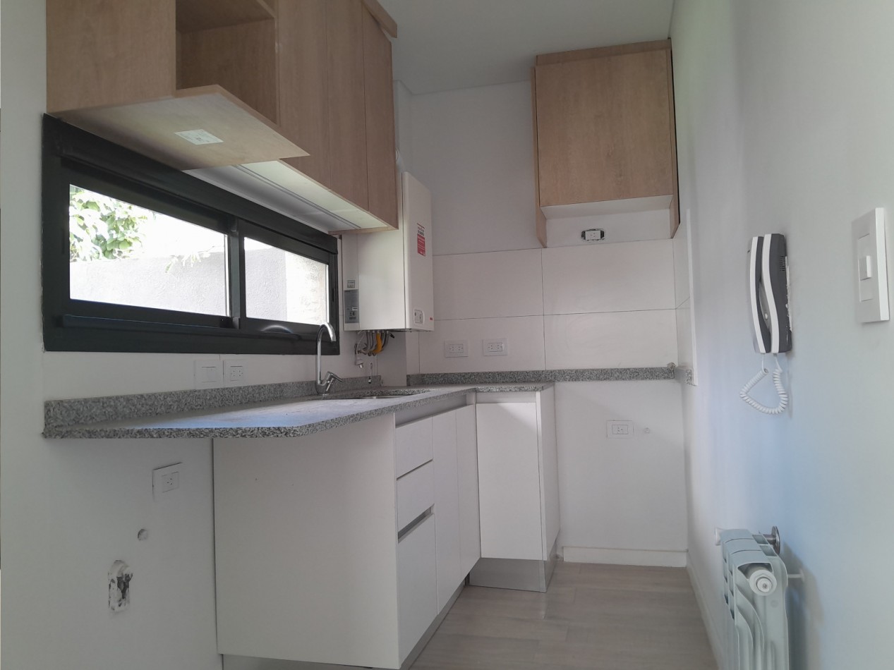 VENDO DUPLEX 2 y ½ DORM. EN HOUSING DISTRITO VEINTE B° NUEVO POETA LUGONES. A ESTRENAR!!!