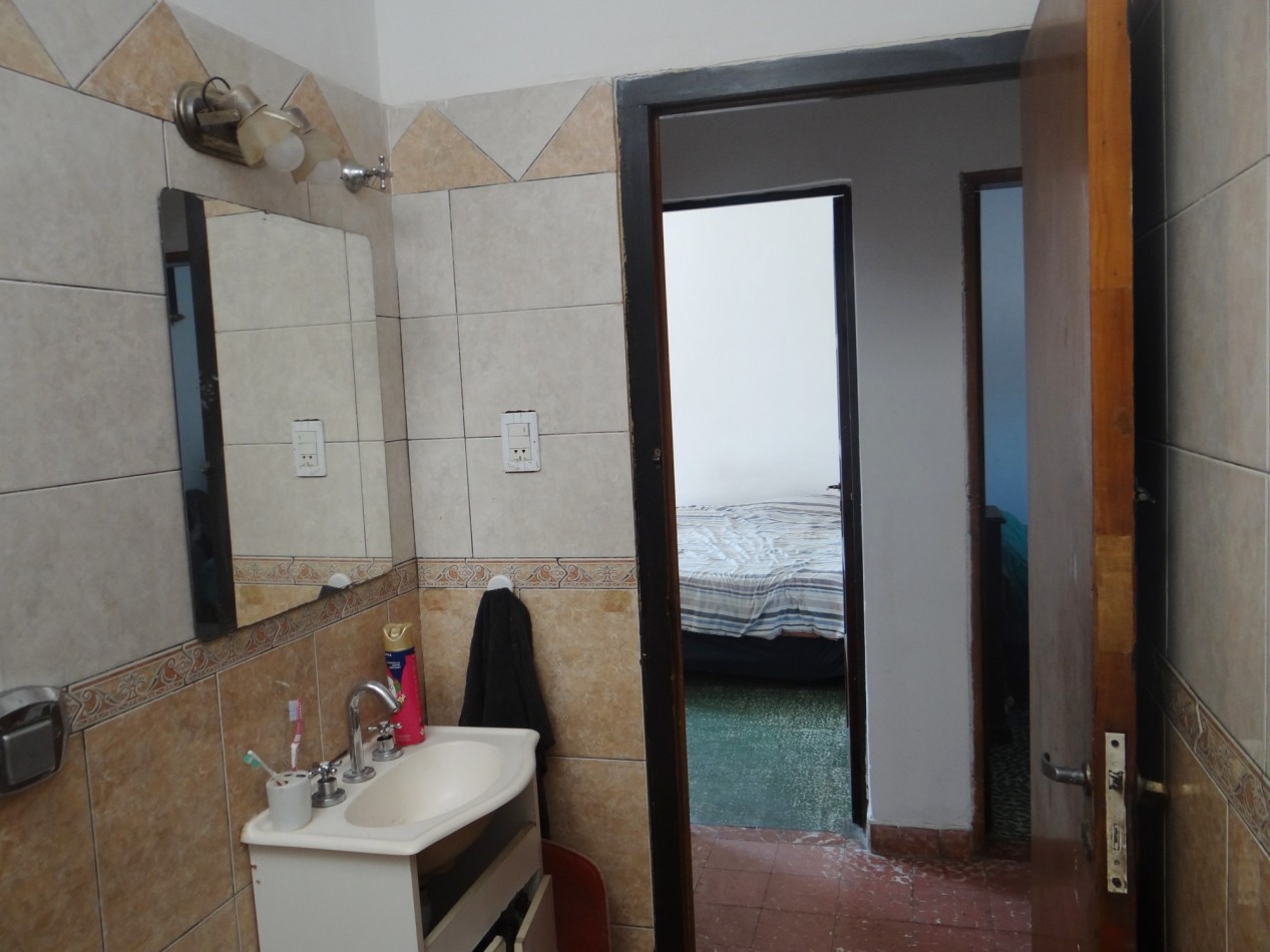 CASA EN VENTA. 2 DORMITORIOS. BARRIO DEAN FUNES.
