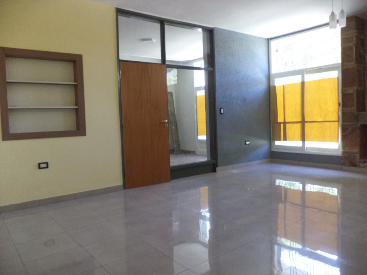 VENDO CASA 3 DORM. CON GRAN SALON B° VILLA CABRERA. RECICLADA. RECIBO MENOR!!!