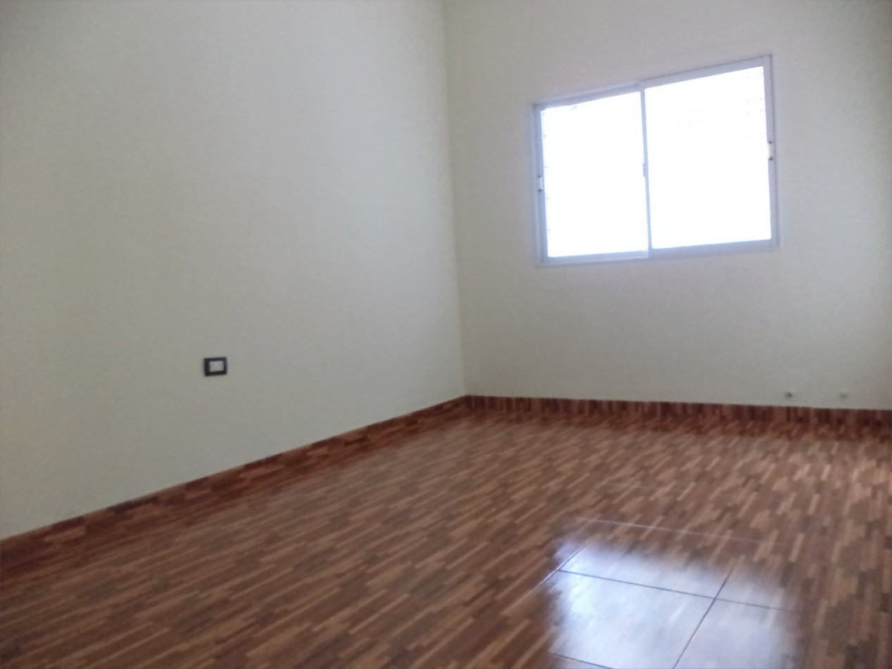 VENDO CASA 3 DORM. CON GRAN SALON B° VILLA CABRERA. RECICLADA. RECIBO MENOR!!!