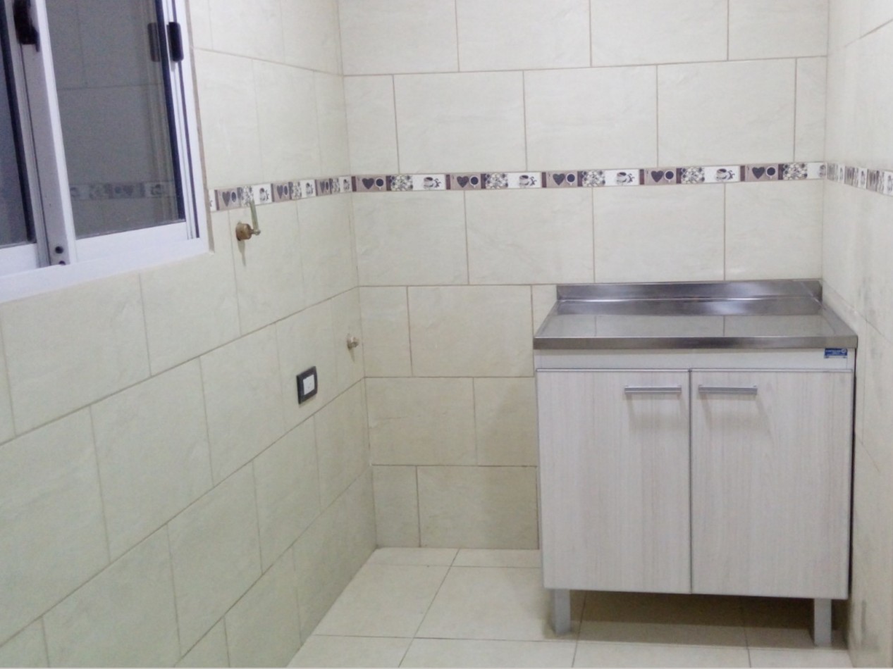 VENDO CASA 3 DORM. CON GRAN SALON B° VILLA CABRERA. RECICLADA. RECIBO MENOR!!!