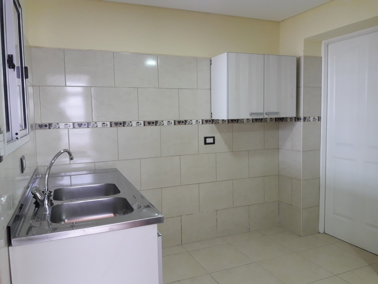 VENDO CASA 3 DORM. CON GRAN SALON B° VILLA CABRERA. RECICLADA. RECIBO MENOR!!!