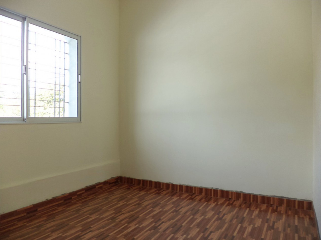 VENDO CASA 3 DORM. CON GRAN SALON B° VILLA CABRERA. RECICLADA. RECIBO MENOR!!!