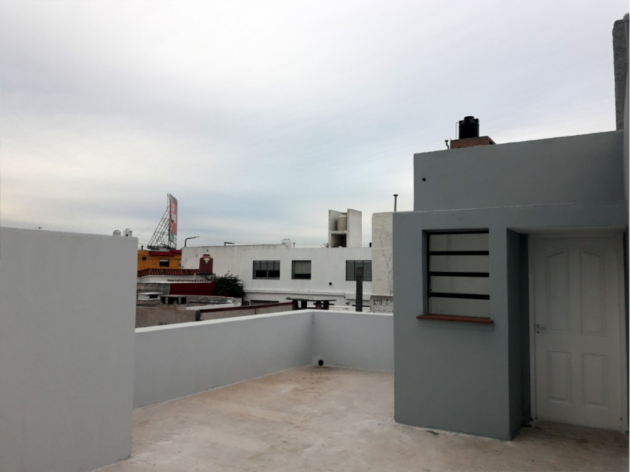 VENDO CASA 3 DORM. CON GRAN SALON B° VILLA CABRERA. RECICLADA. RECIBO MENOR!!!