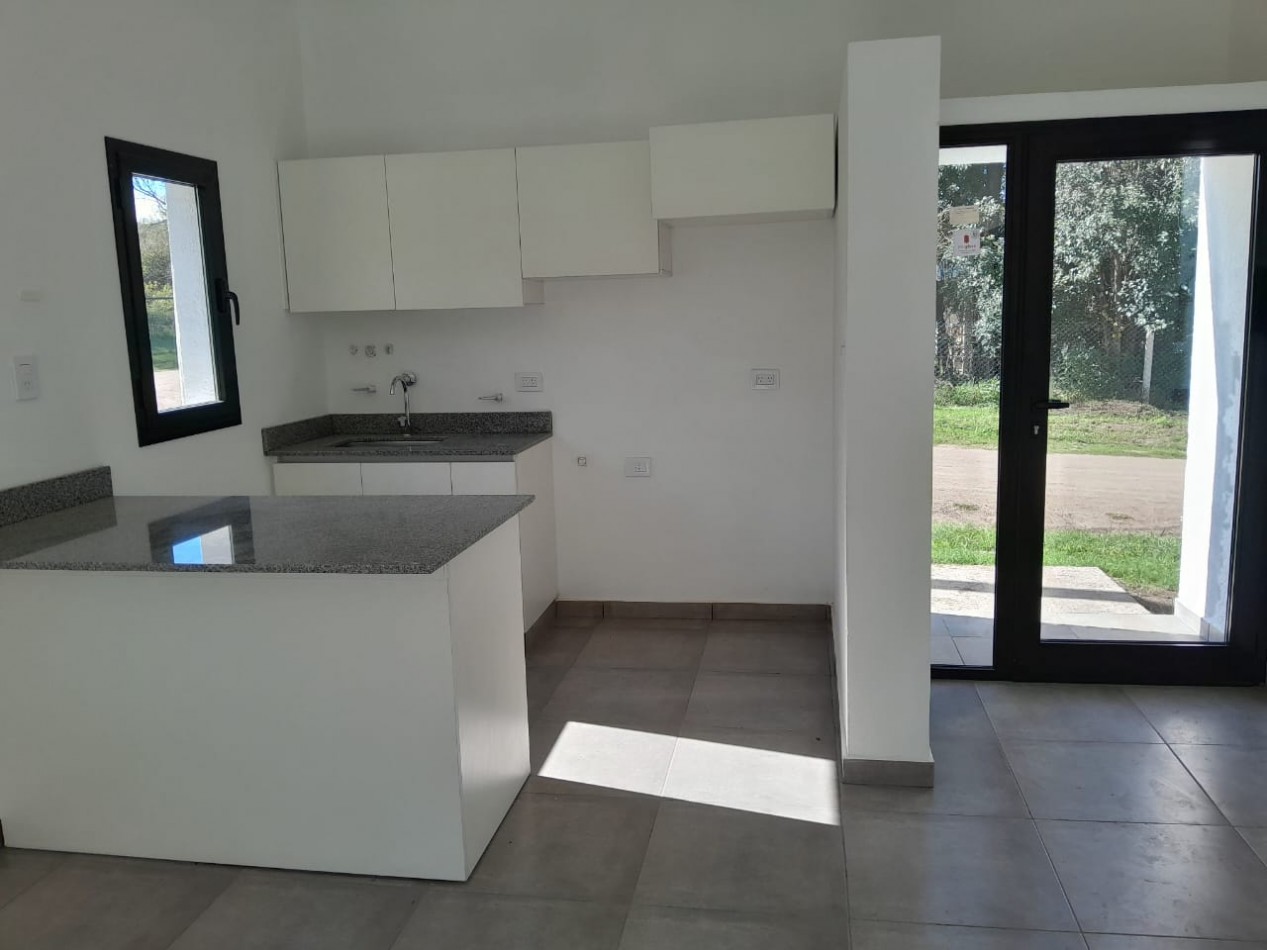 VENDO CASA 3 DORM. B° VILLA CATALINA - CAMPOS VERDES. APTO CREDITO!!!