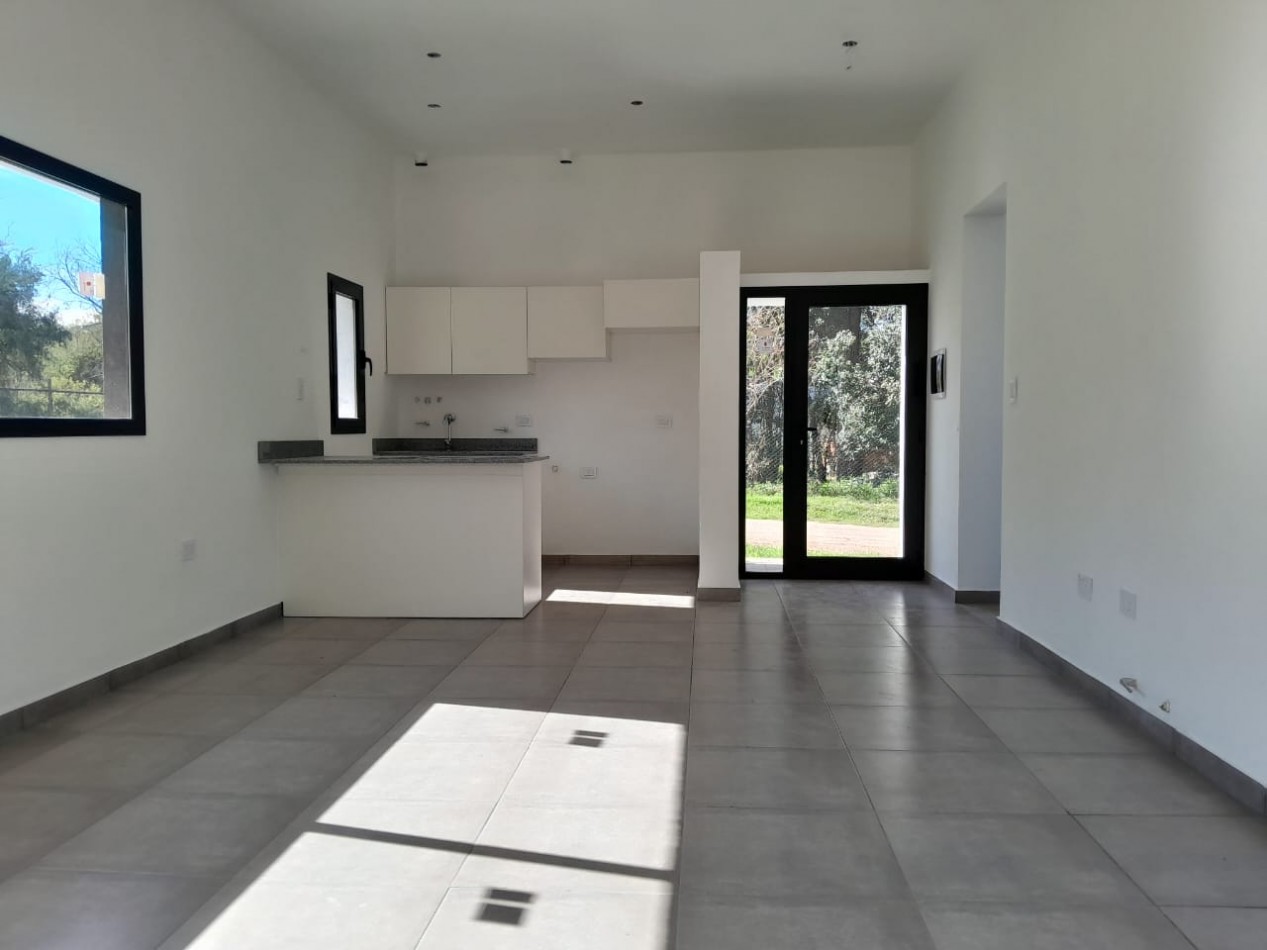VENDO CASA 3 DORM. B° VILLA CATALINA - CAMPOS VERDES. APTO CREDITO!!!