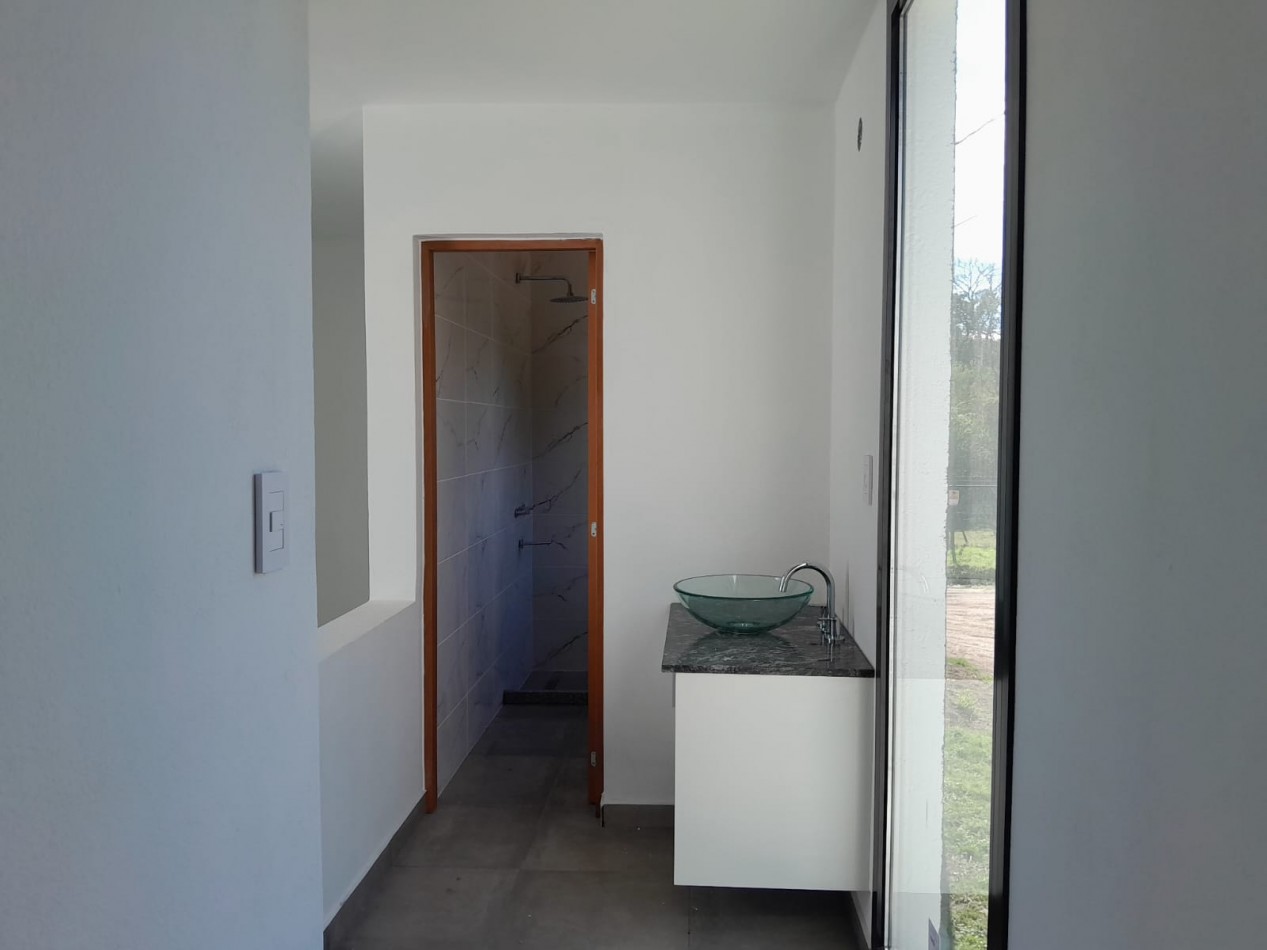 VENDO CASA 3 DORM. B° VILLA CATALINA - CAMPOS VERDES. APTO CREDITO!!!