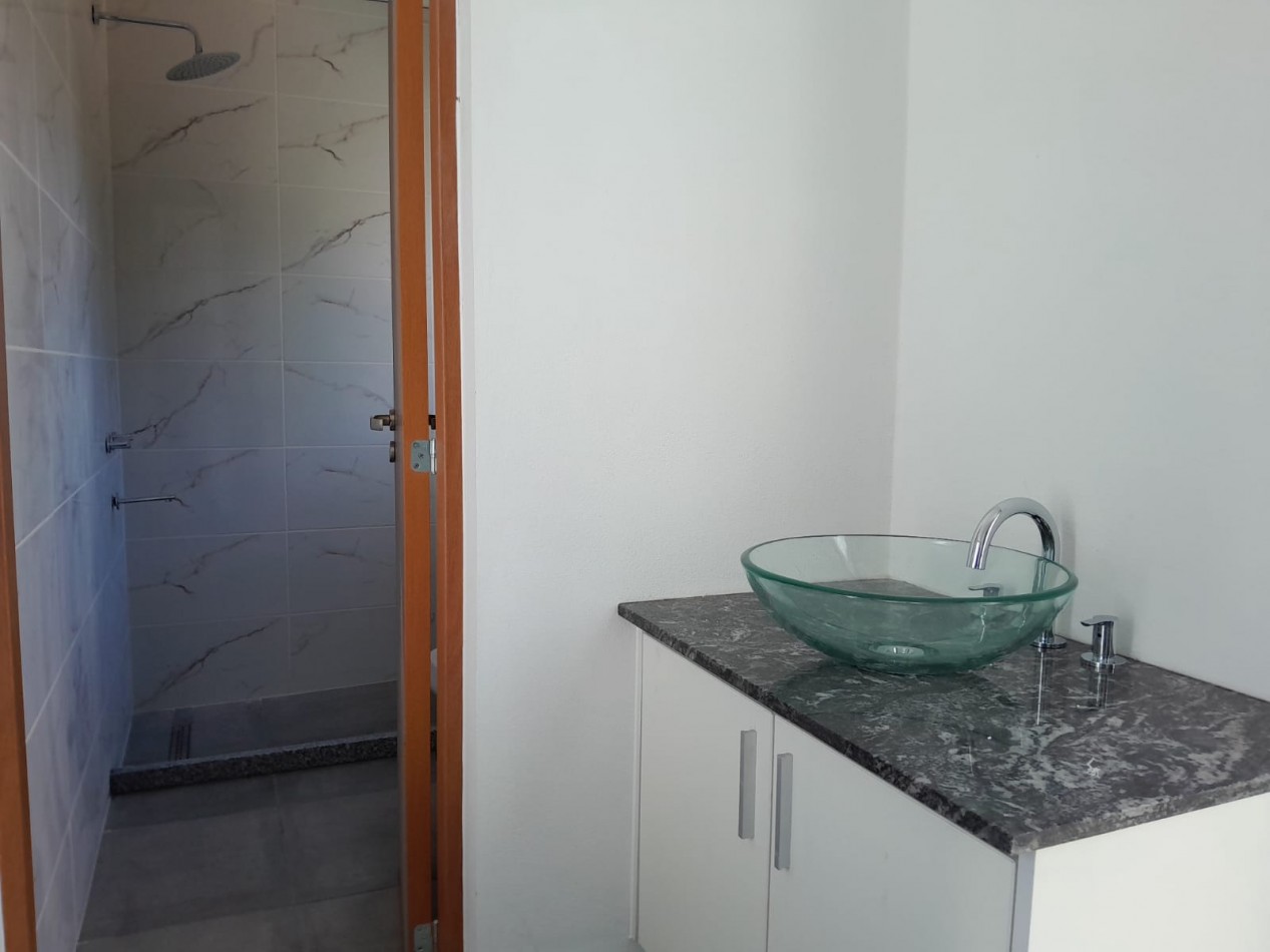 VENDO CASA 3 DORM. B° VILLA CATALINA - CAMPOS VERDES. APTO CREDITO!!!