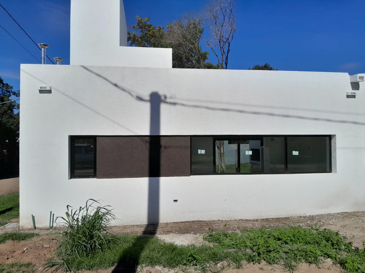 VENDO CASA 3 DORM. B° VILLA CATALINA - CAMPOS VERDES. APTO CREDITO!!!