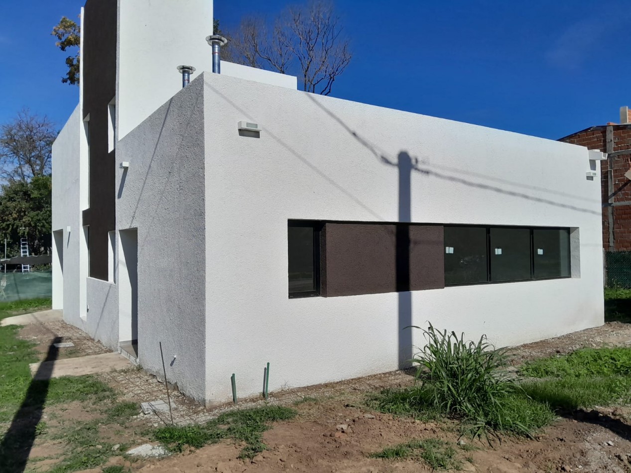 VENDO CASA 3 DORM. B° VILLA CATALINA - CAMPOS VERDES. APTO CREDITO!!!