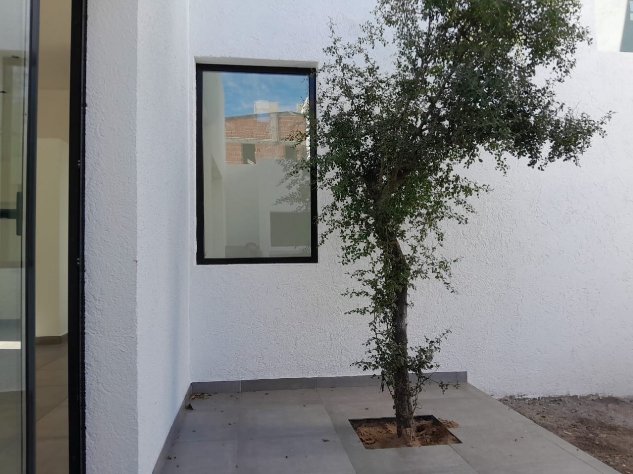 VENDO CASA 3 DORM. B° VILLA CATALINA - CAMPOS VERDES. APTO CREDITO!!!