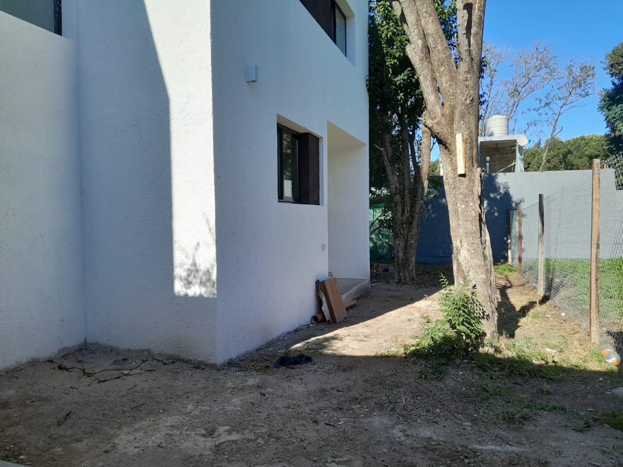 VENDO CASA 3 DORM. B° VILLA CATALINA - CAMPOS VERDES. APTO CREDITO!!!