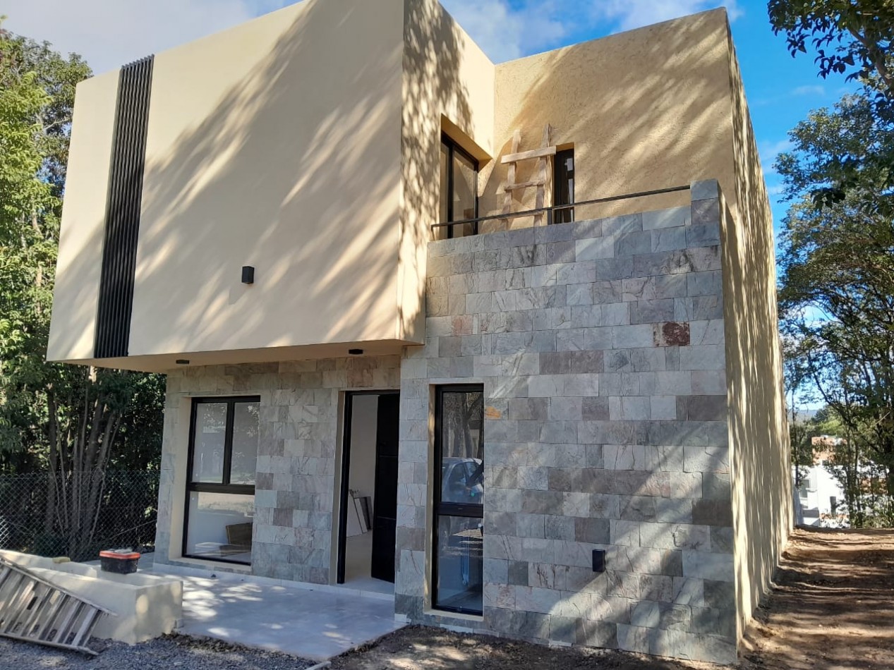 VENDO CASA 3 DORM. ETAPA ECO-VILLA CATALINA C/ESCRITURA 