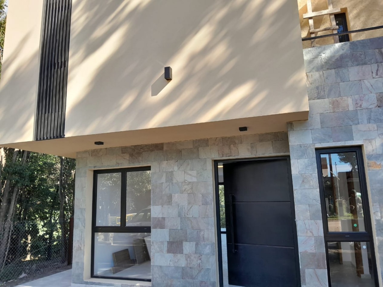 VENDO CASA 3 DORM. ETAPA ECO-VILLA CATALINA C/ESCRITURA 