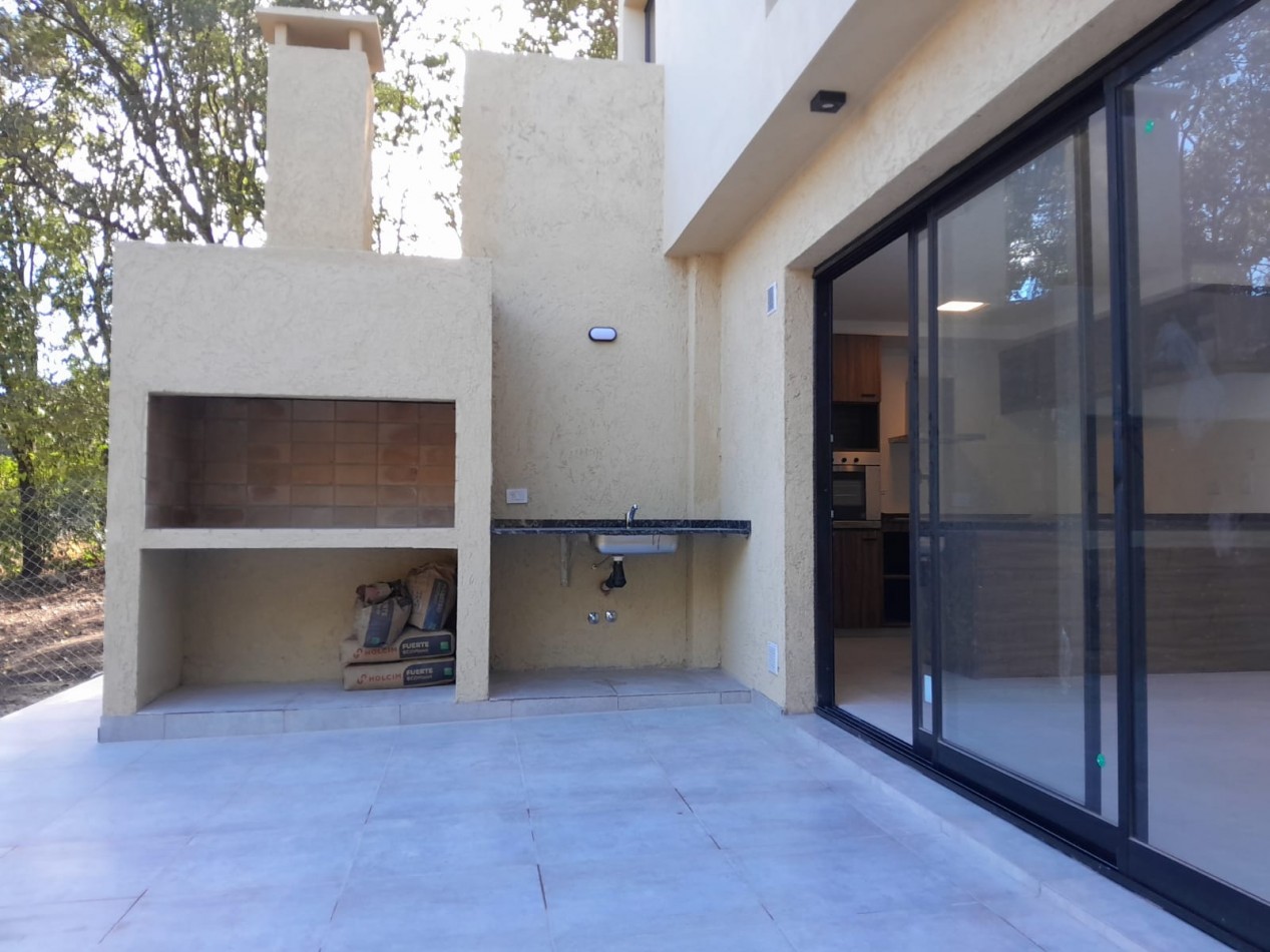 VENDO CASA 3 DORM. ETAPA ECO-VILLA CATALINA C/ESCRITURA 