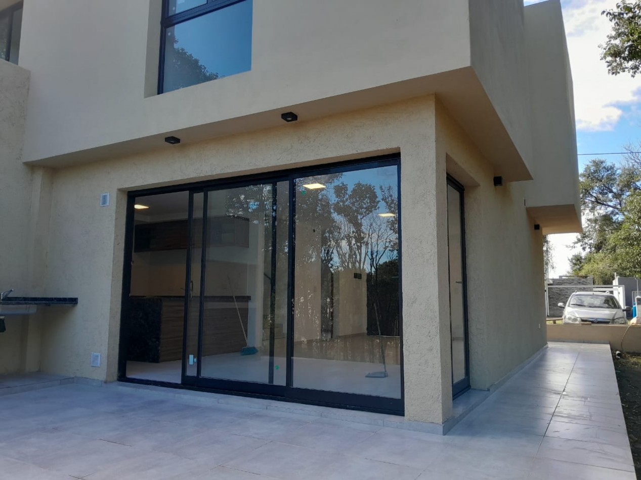 VENDO CASA 3 DORM. ETAPA ECO-VILLA CATALINA C/ESCRITURA 