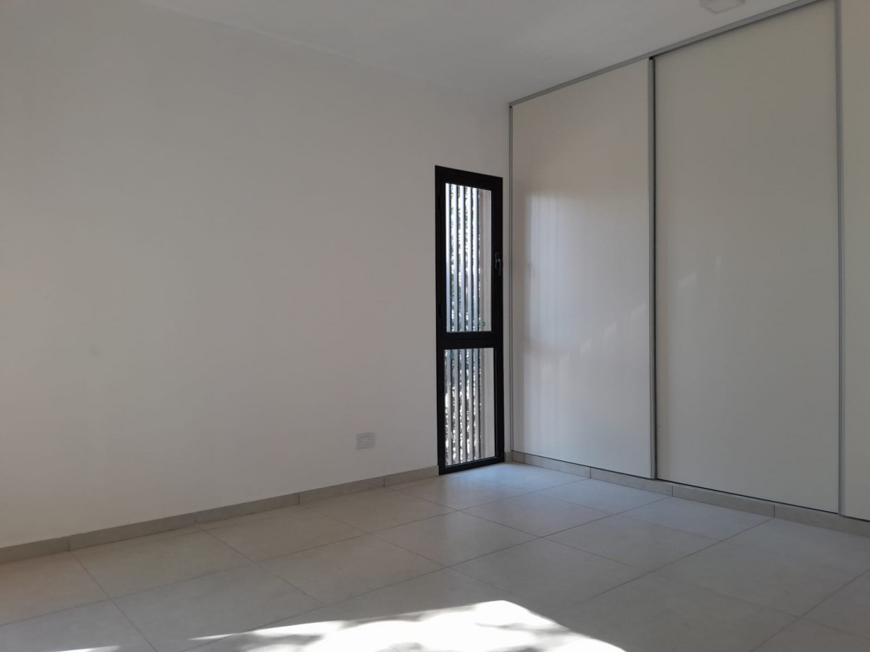 VENDO CASA 3 DORM. ETAPA ECO-VILLA CATALINA C/ESCRITURA 
