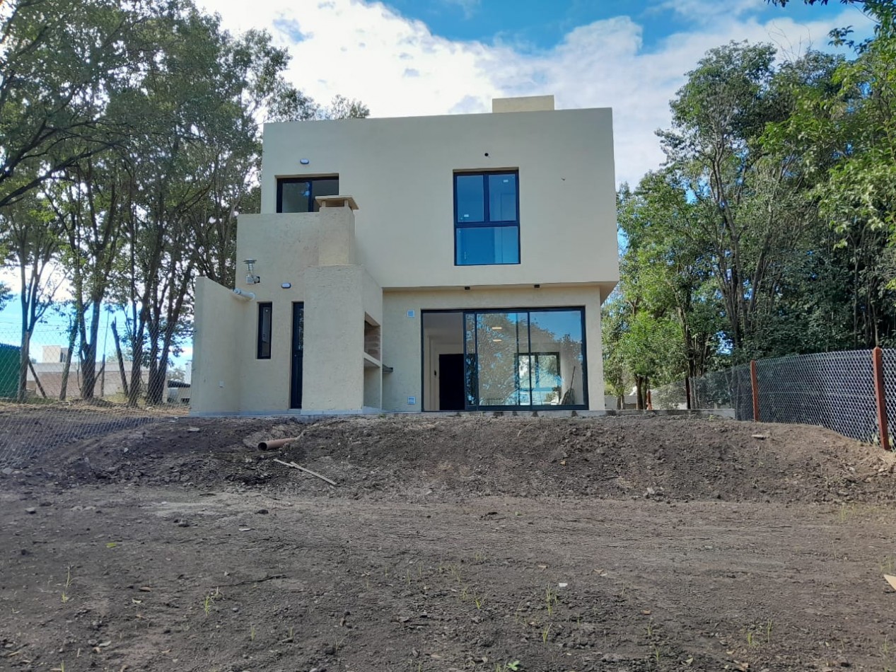 VENDO CASA 3 DORM. ETAPA ECO-VILLA CATALINA C/ESCRITURA 