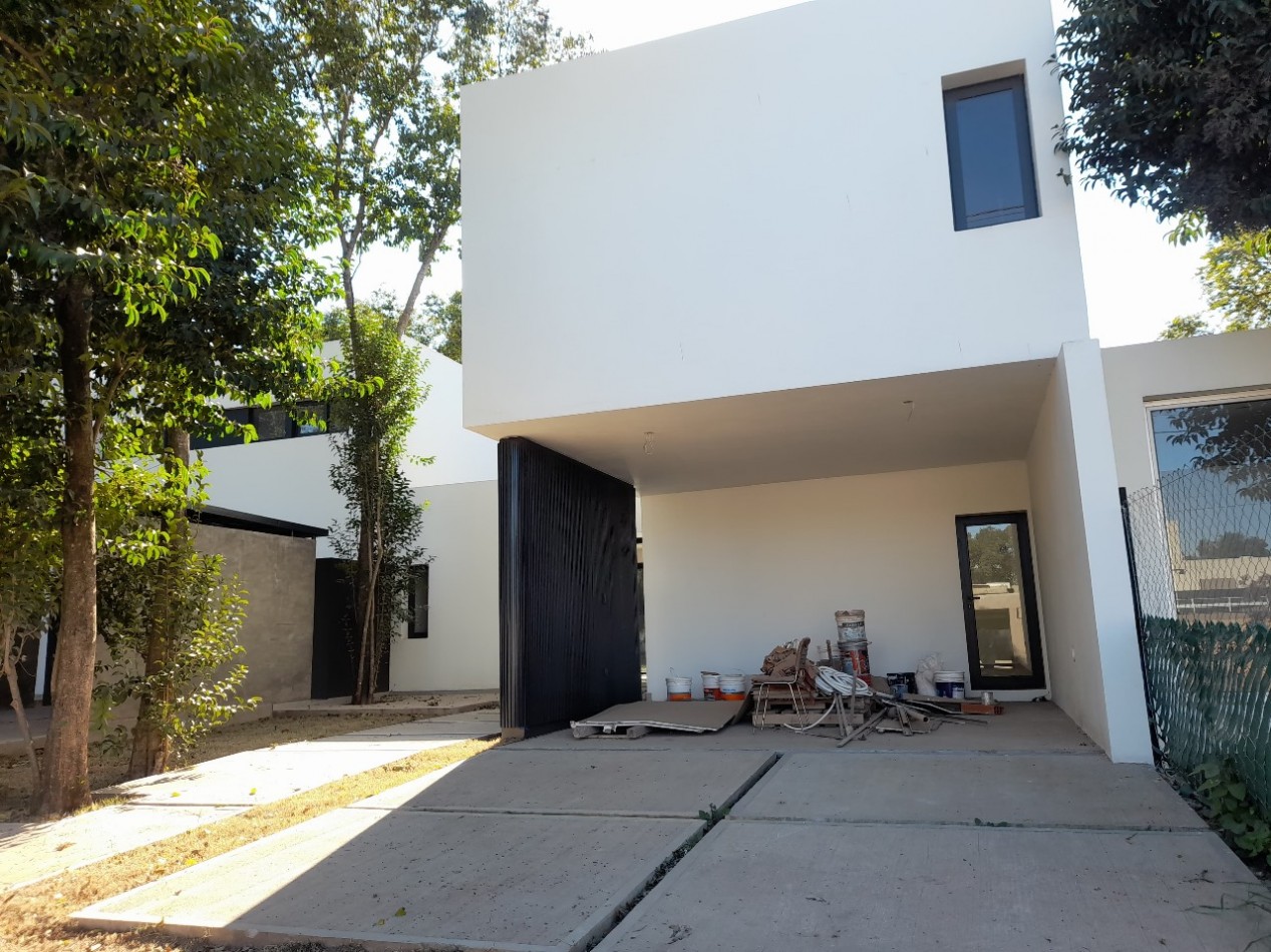 VENDO CASA 3 DORM. VILLA CATALINA. APTO CREDITO!!!