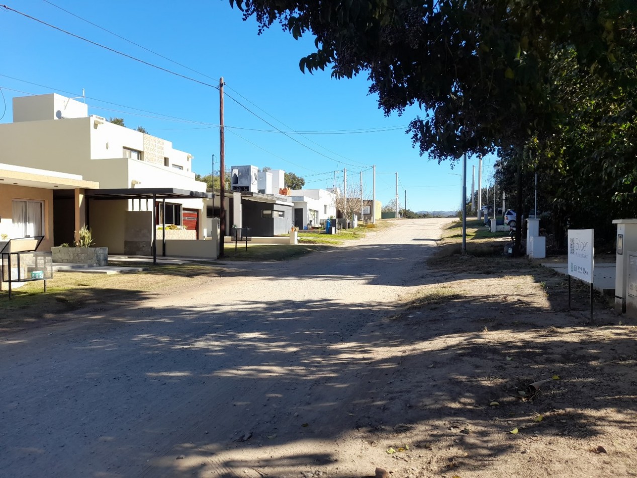 VENDO CASA 3 DORM. VILLA CATALINA. APTO CREDITO!!!