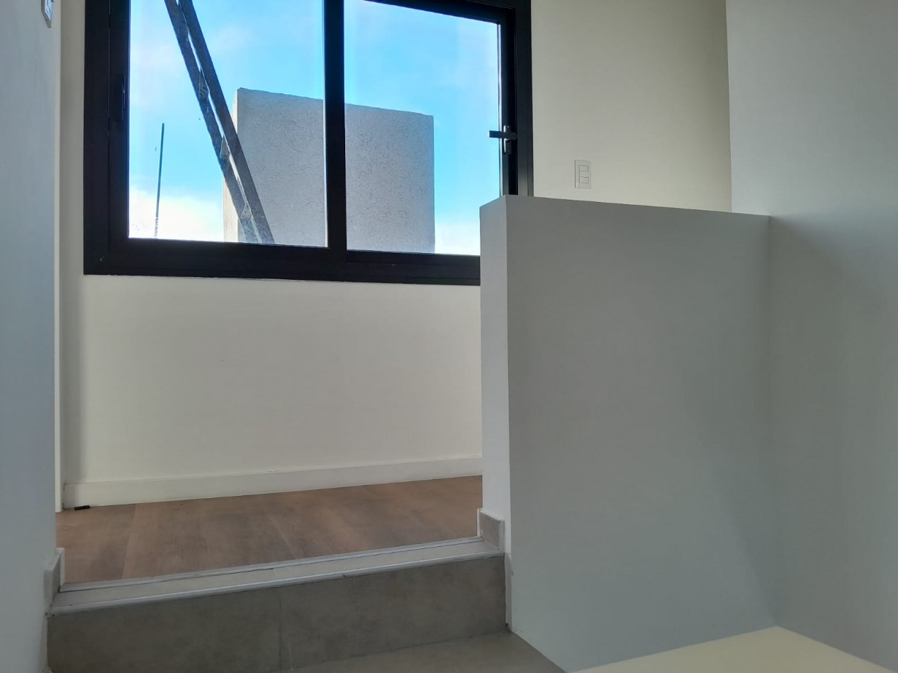VENDO CASA 3 DORM. VILLA CATALINA. APTO CREDITO!!!