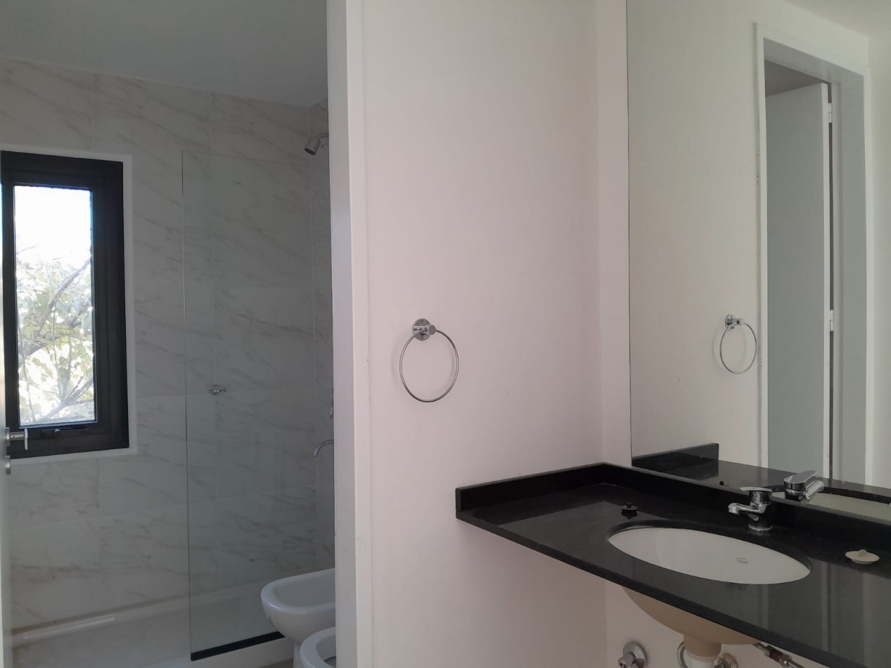 VENDO CASA 3 DORM. VILLA CATALINA. APTO CREDITO!!!