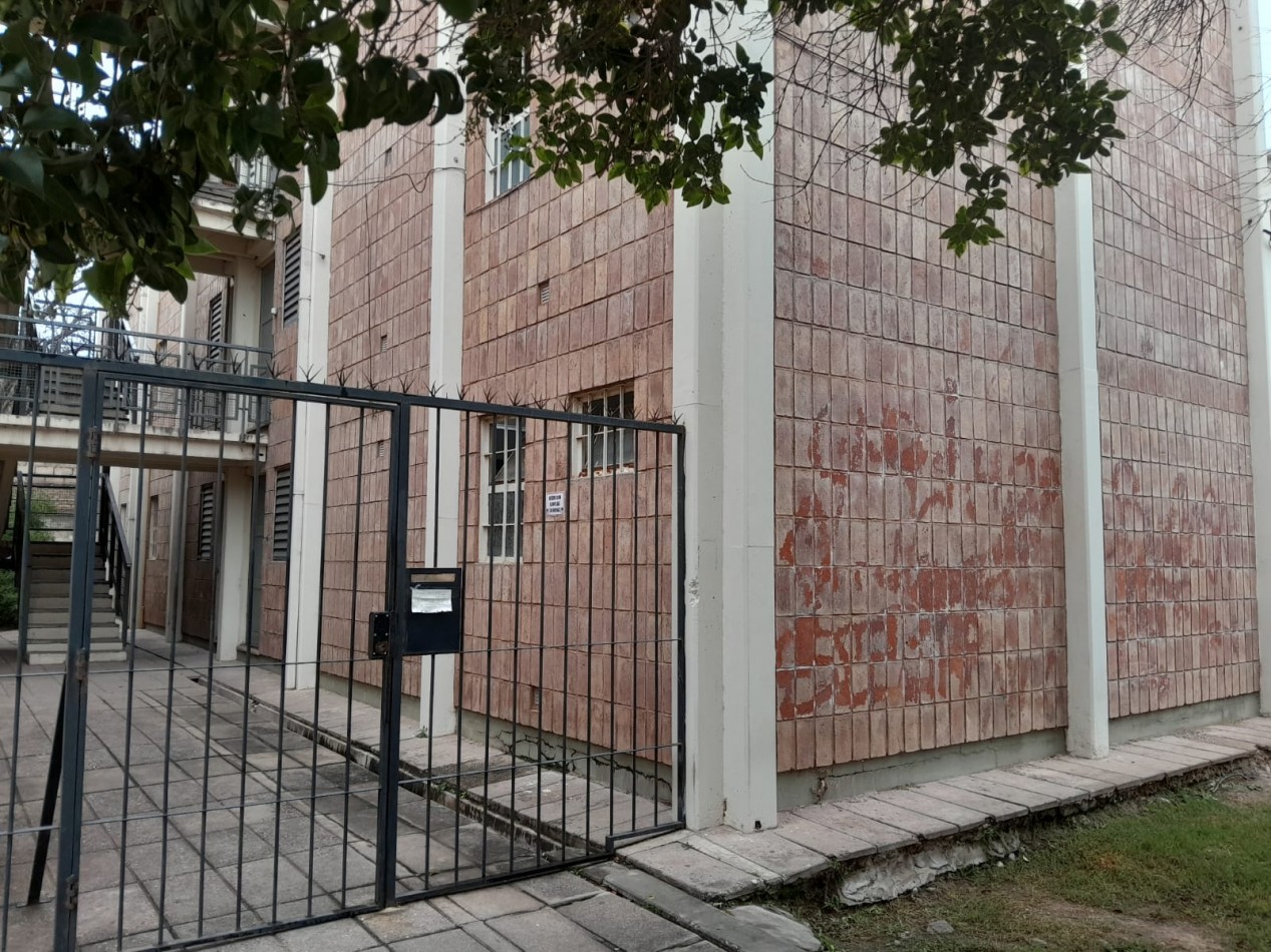 VENDO DEPARTAMENTO DE 2 DORM. EN COMPLEJO B° ALTO ALBERDI.