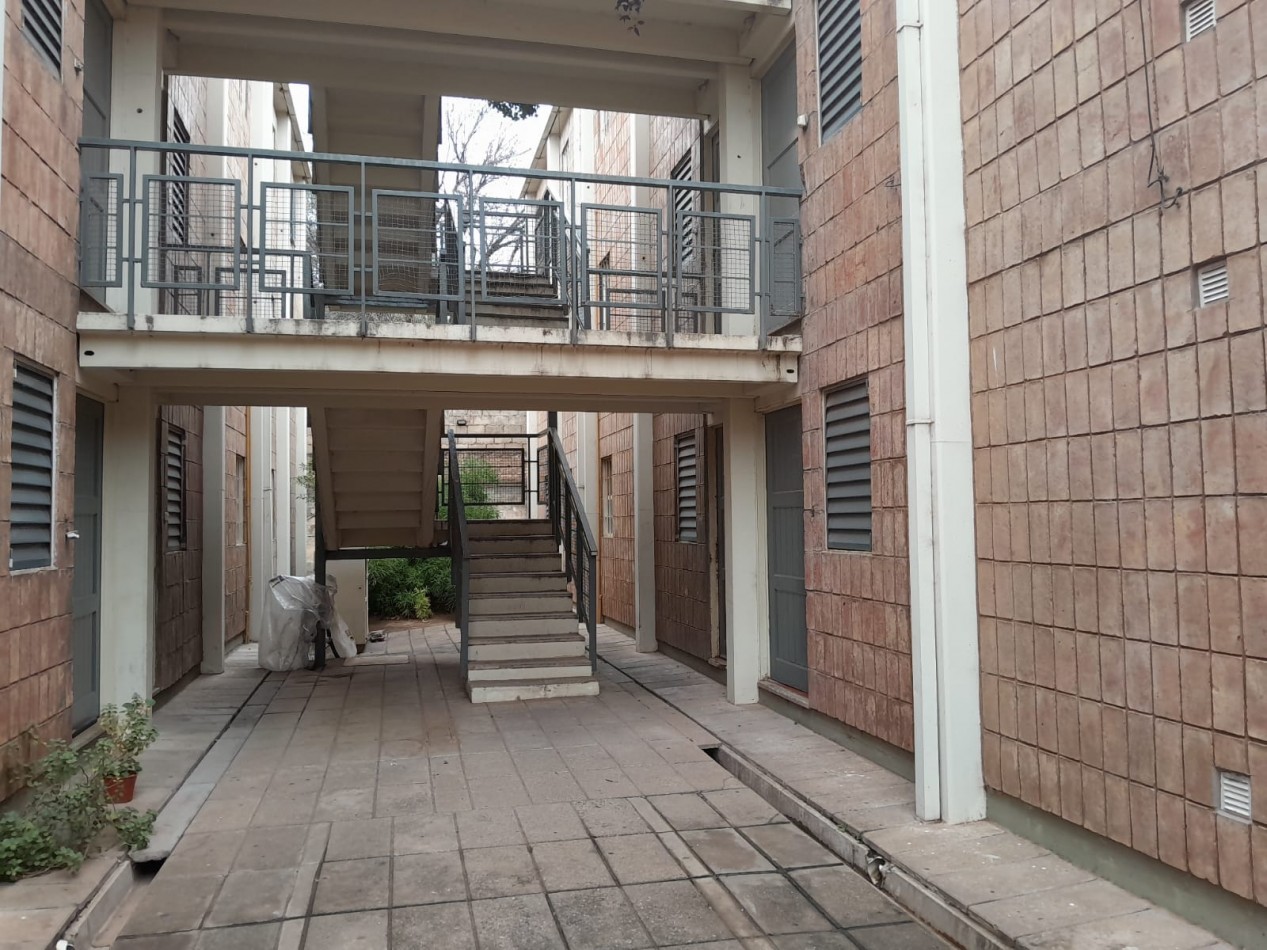 VENDO DEPARTAMENTO DE 2 DORM. EN COMPLEJO B° ALTO ALBERDI.