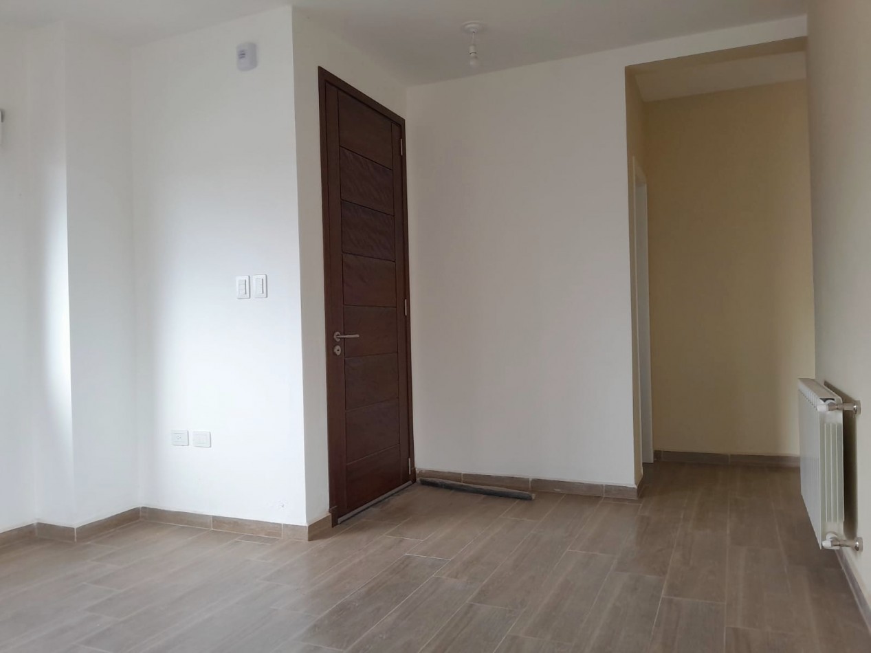 VENDO CASA 2 DORM. VILLA CATALINA. APTO CREDITO!!!