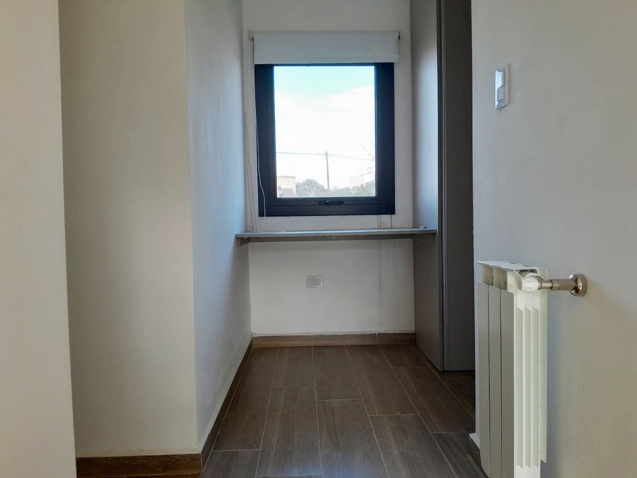 VENDO CASA 2 DORM. VILLA CATALINA. APTO CREDITO!!!