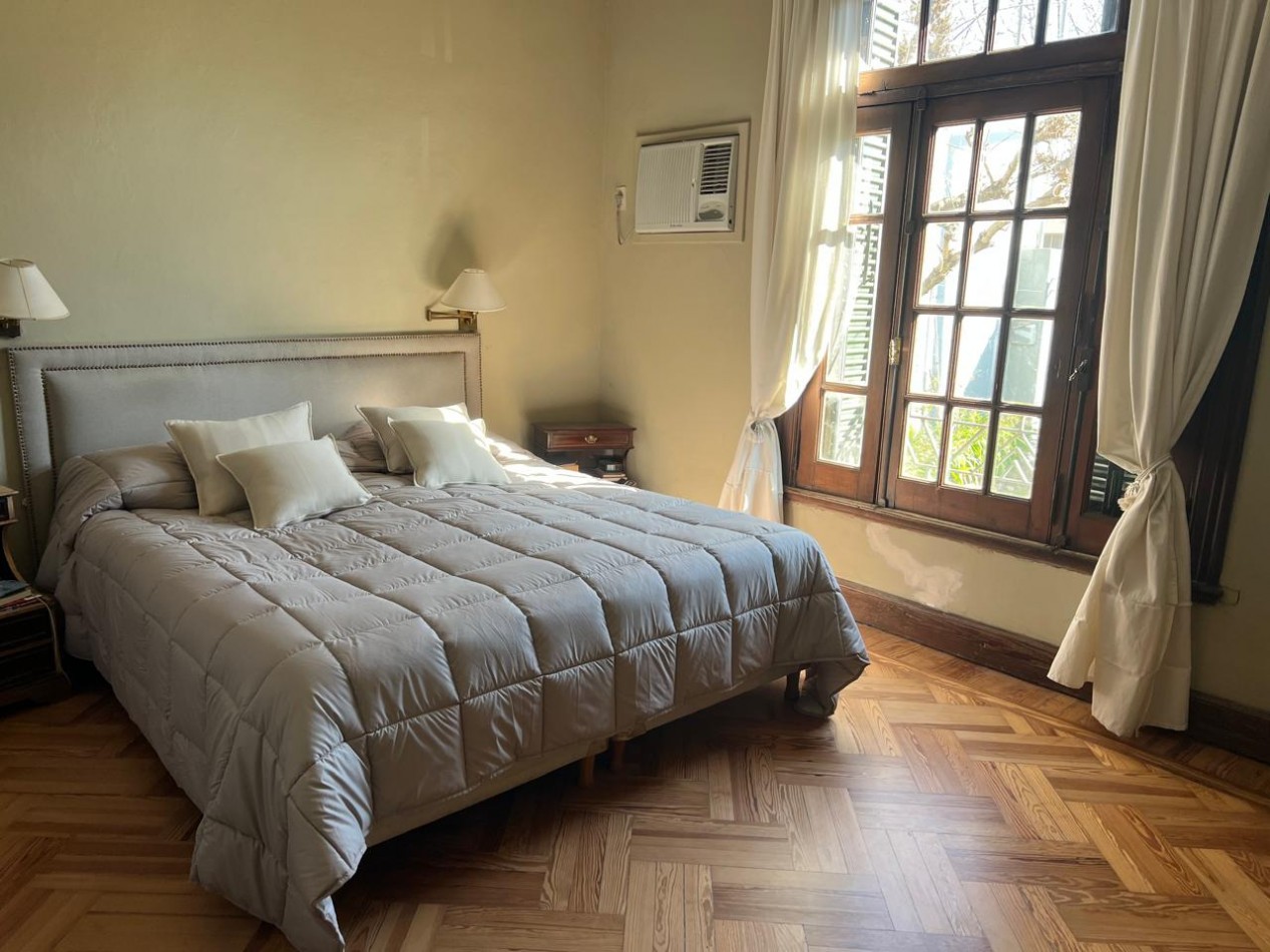 VENDO CASA COLONIAL DE 4 DORM. C/PILETA. VENADO TUERTO.