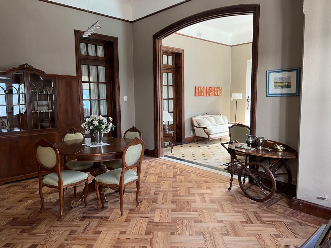 VENDO CASA COLONIAL DE 4 DORM. C/PILETA. VENADO TUERTO.