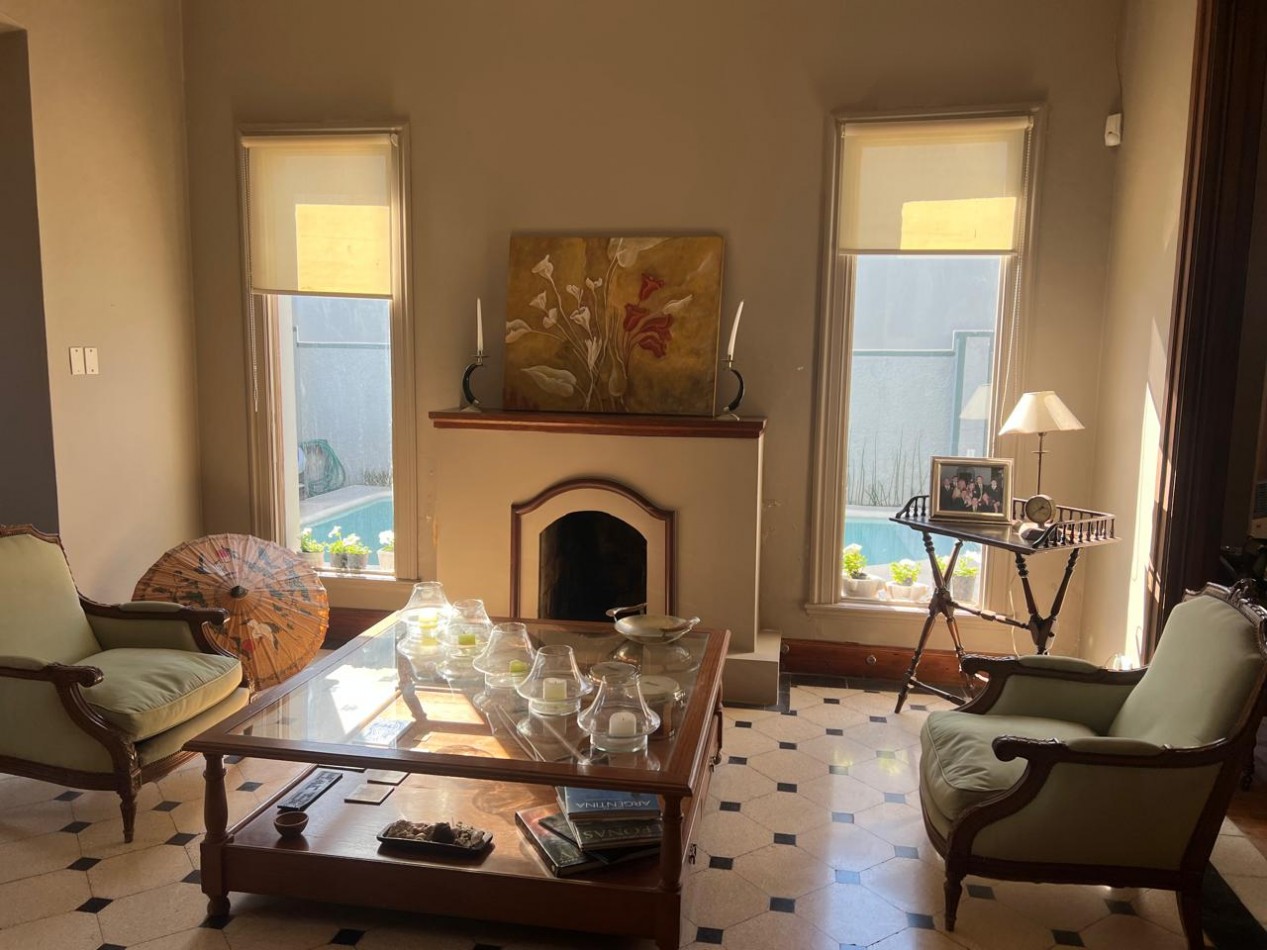 VENDO CASA COLONIAL DE 4 DORM. C/PILETA. VENADO TUERTO.
