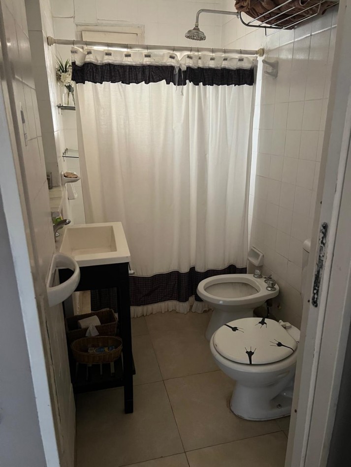 VENDO CASA COLONIAL DE 4 DORM. C/PILETA. VENADO TUERTO.