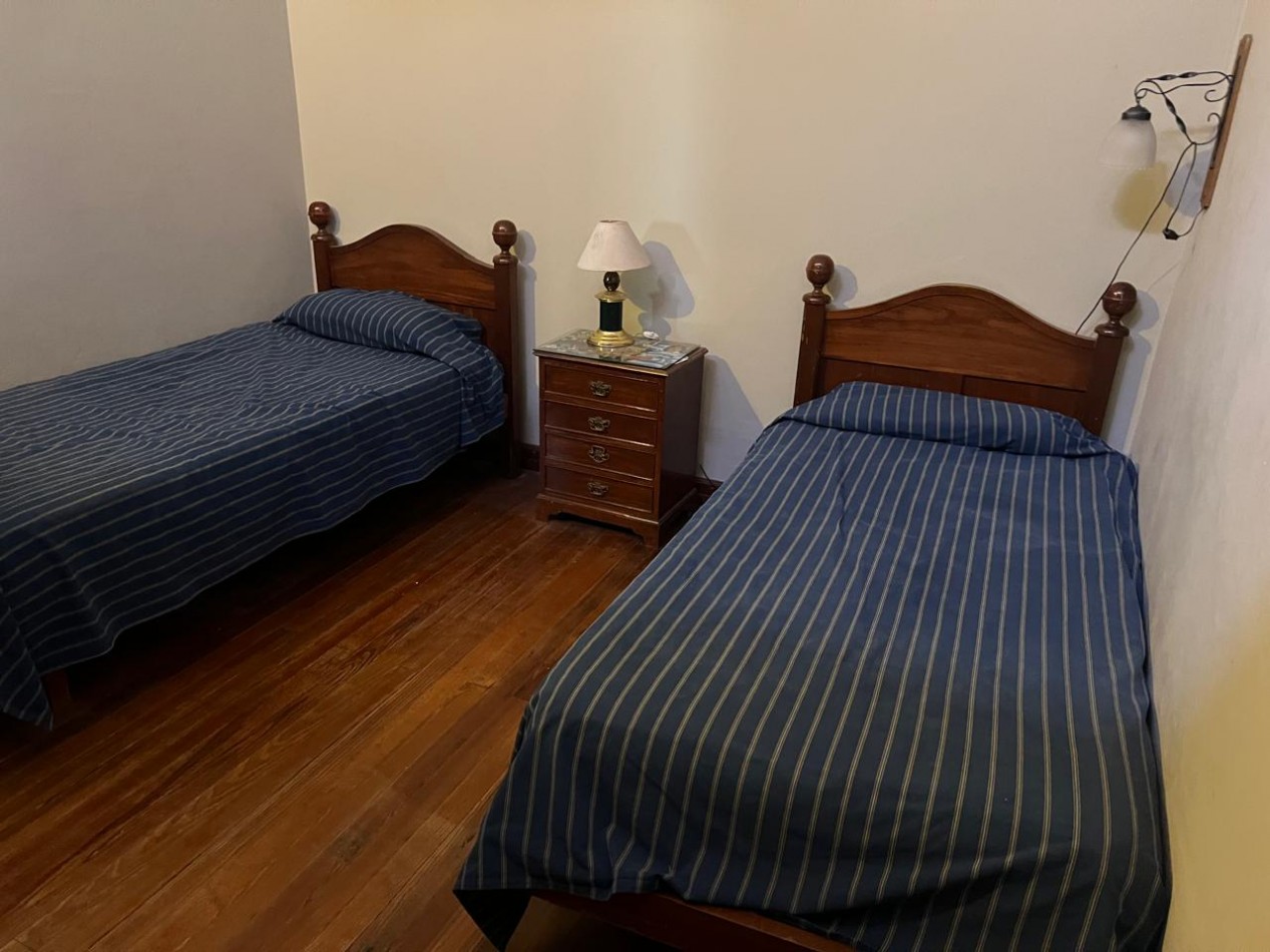 VENDO CASA COLONIAL DE 4 DORM. C/PILETA. VENADO TUERTO.