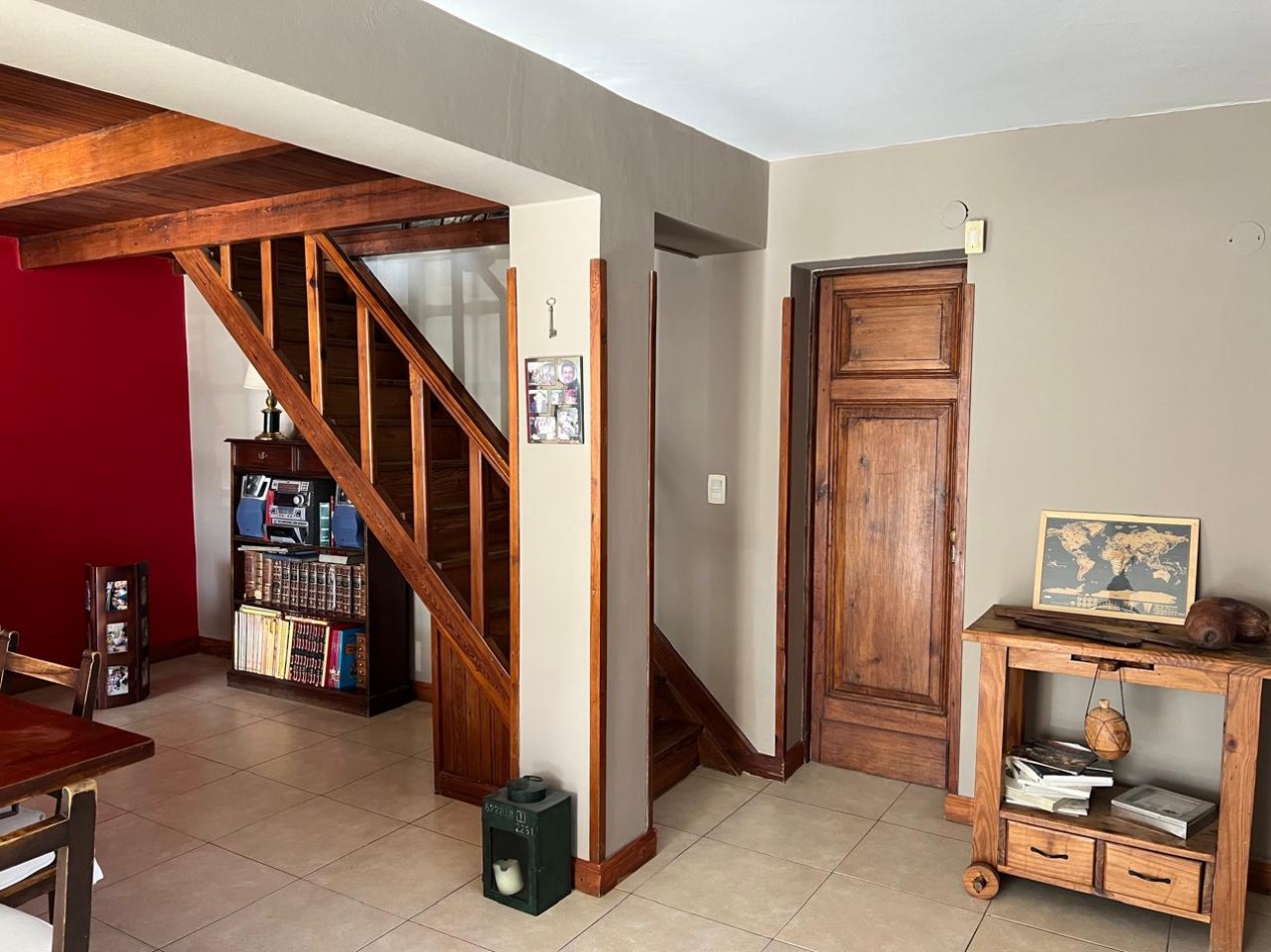 VENDO CASA COLONIAL DE 4 DORM. C/PILETA. VENADO TUERTO.
