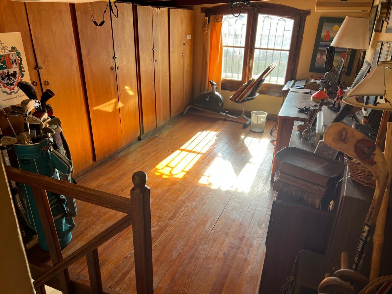 VENDO CASA COLONIAL DE 4 DORM. C/PILETA. VENADO TUERTO.