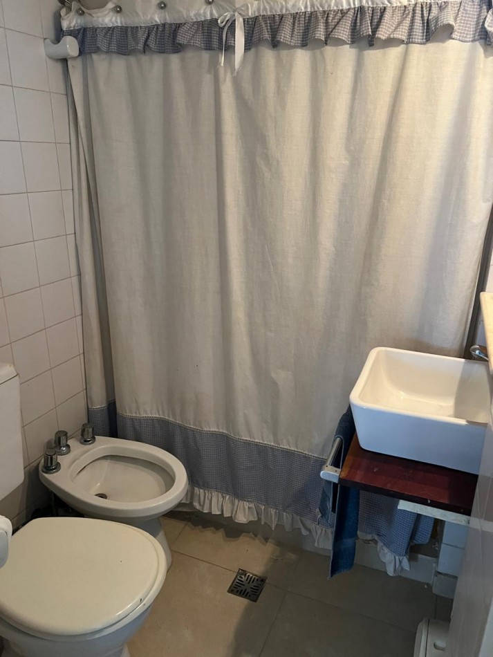 VENDO CASA COLONIAL DE 4 DORM. C/PILETA. VENADO TUERTO.