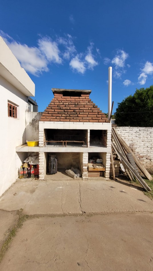 CASA EN VENTA 4 DORM.B LOS GIGANTES. C/ESCRITURA!