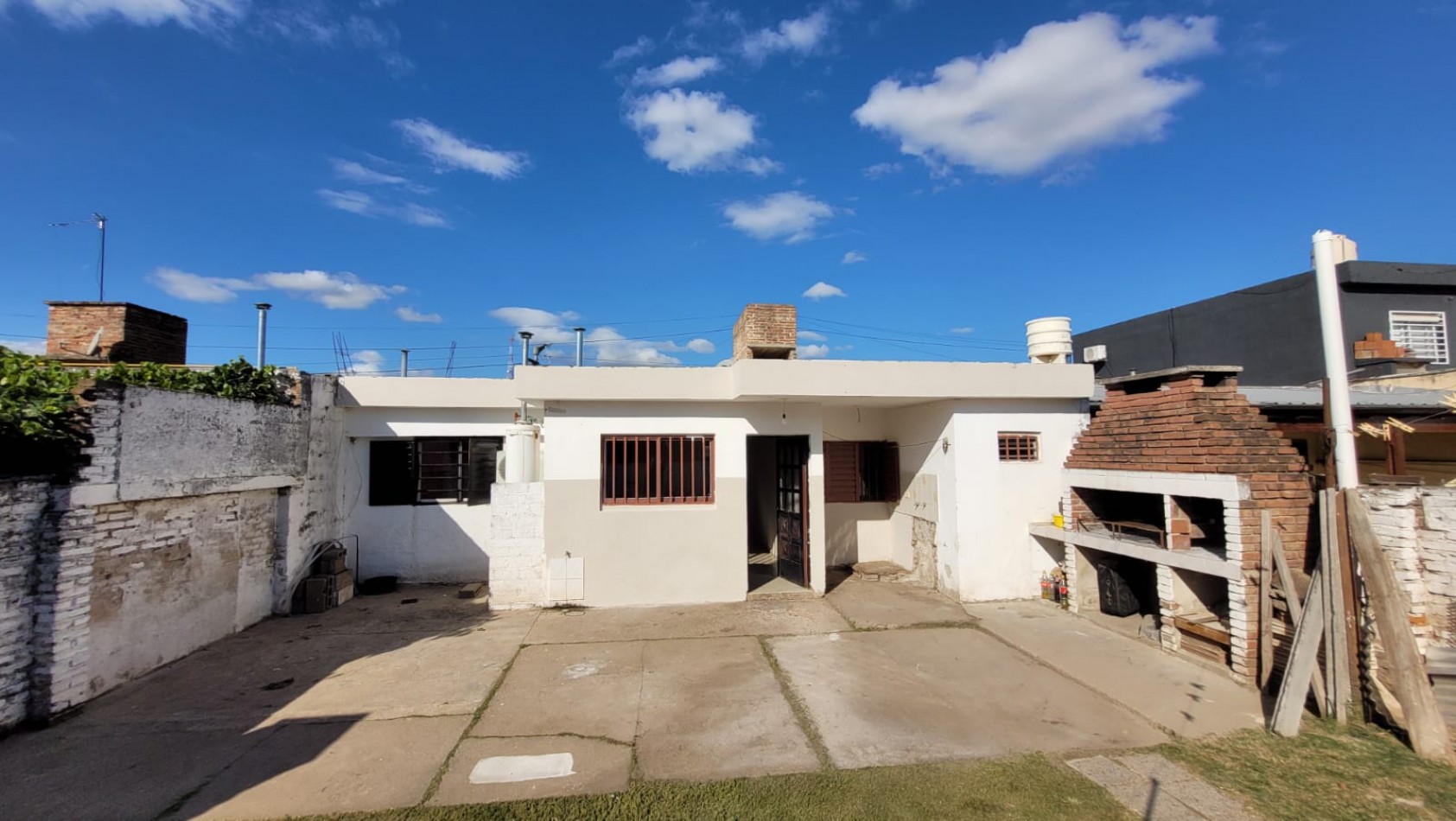 CASA EN VENTA 4 DORM.B LOS GIGANTES. C/ESCRITURA!