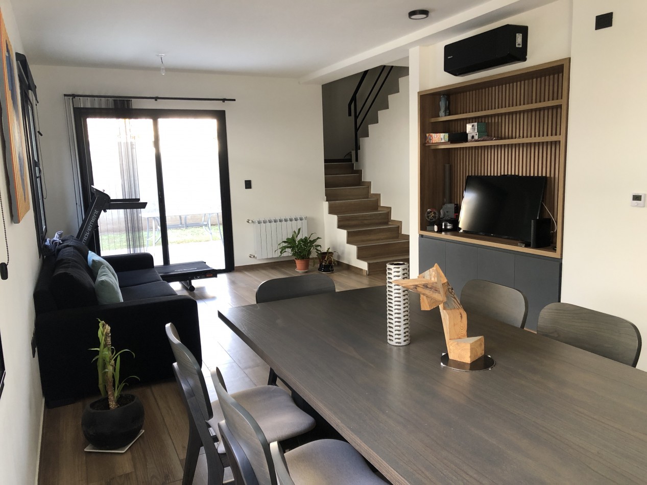 VENDO DUPLEX 3 DORMITORIOS EQUIPADO EN HOUSING VISBY. B° LA SALLE