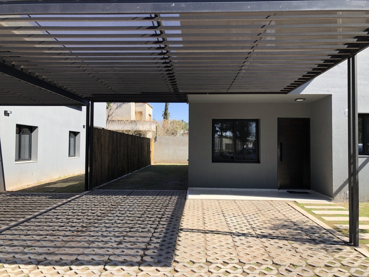 VENDO DUPLEX 3 DORMITORIOS EQUIPADO EN HOUSING VISBY. B° LA SALLE