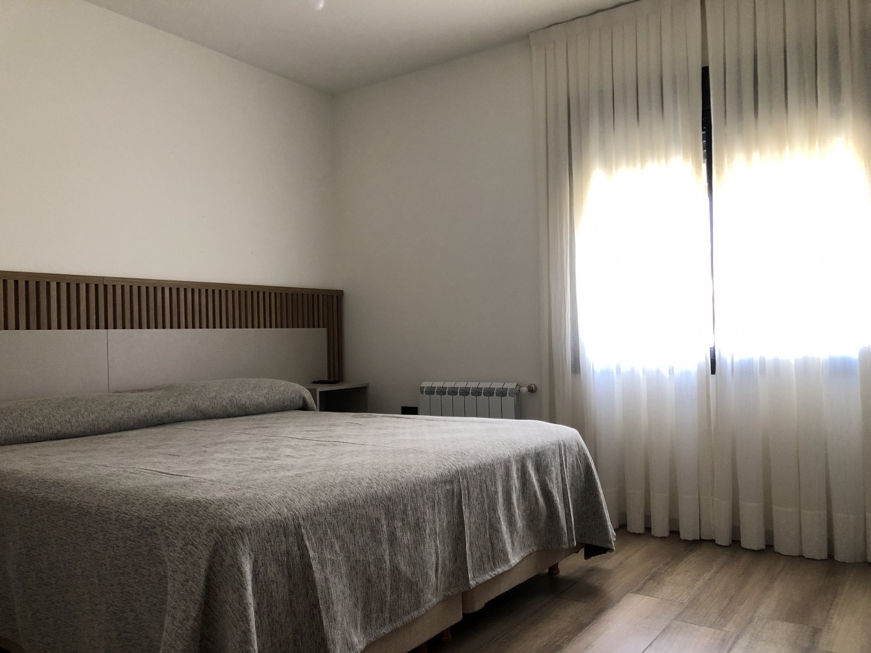VENDO DUPLEX 3 DORMITORIOS EQUIPADO EN HOUSING VISBY. B° LA SALLE